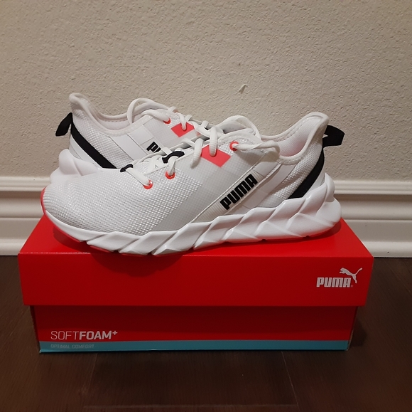 Puma - Picture 1 of 4